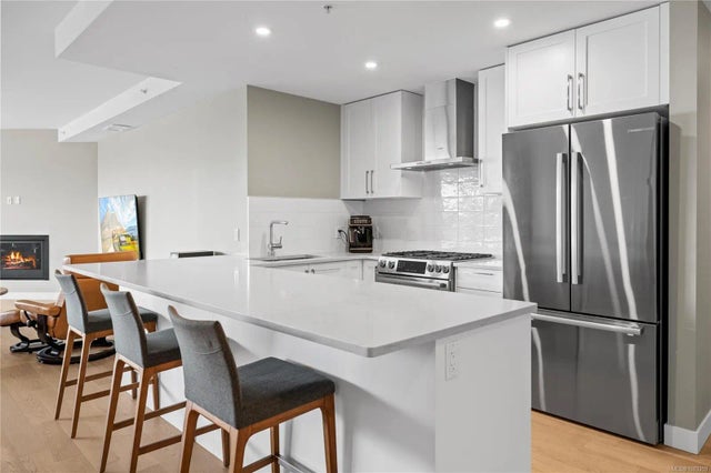2 of 39 - 3529 Dolphin Dr 202, Nanoose Bay, BC