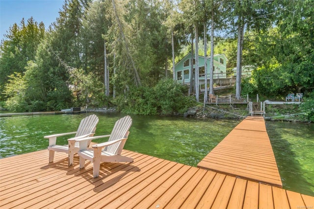 1 of 32 - 2270 South Lake Rd, Qualicum Beach, BC
