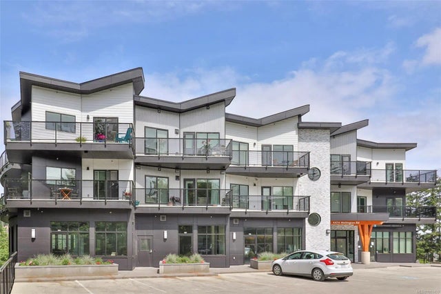 1 of 11 - 4474 Wellington Rd 103, Nanaimo, BC