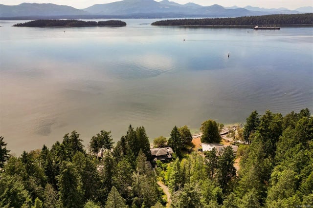 1 of 69 - 114 Arbutus Rd, Salt Spring, BC