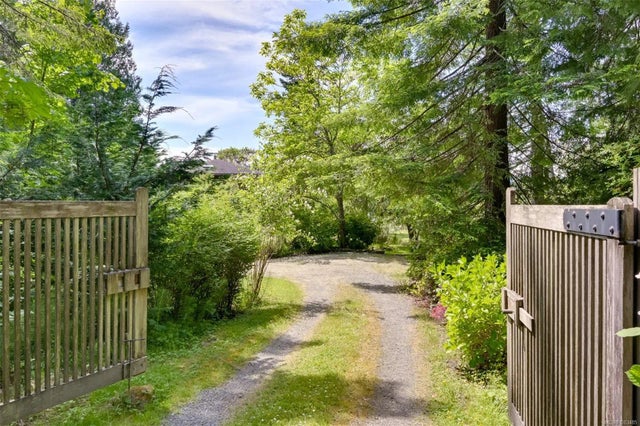 4 of 69 - 114 Arbutus Rd, Salt Spring, BC