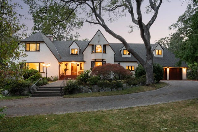 1 of 57 - 3290 Upper Terrace Rd, Oak Bay, BC