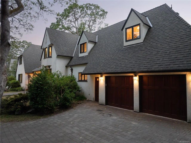 3 of 57 - 3290 Upper Terrace Rd, Oak Bay, BC