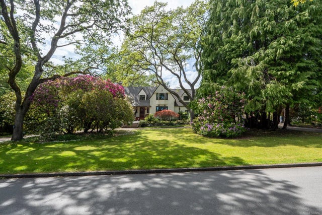 5 of 57 - 3290 Upper Terrace Rd, Oak Bay, BC