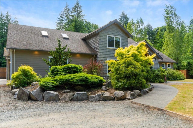 2 of 47 - 1156 Allgard Rd, Qualicum Beach, BC
