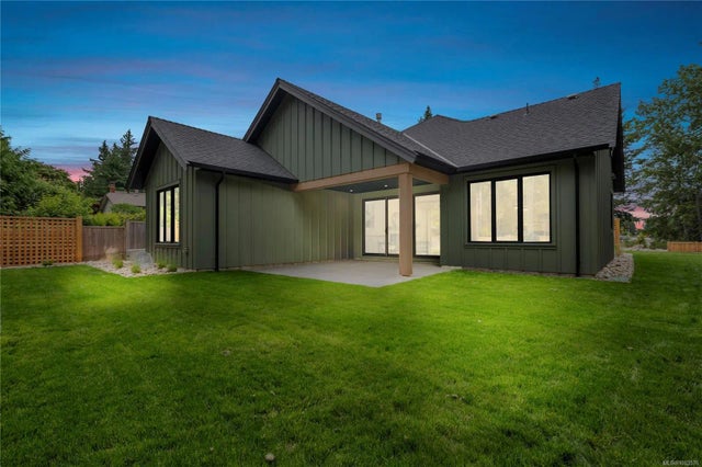 2 of 21 - 504 Juniper Dr, Qualicum Beach, BC