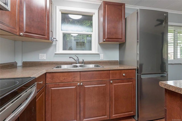 4 of 31 - 6350 Island Hwy W 2, Qualicum Beach, BC