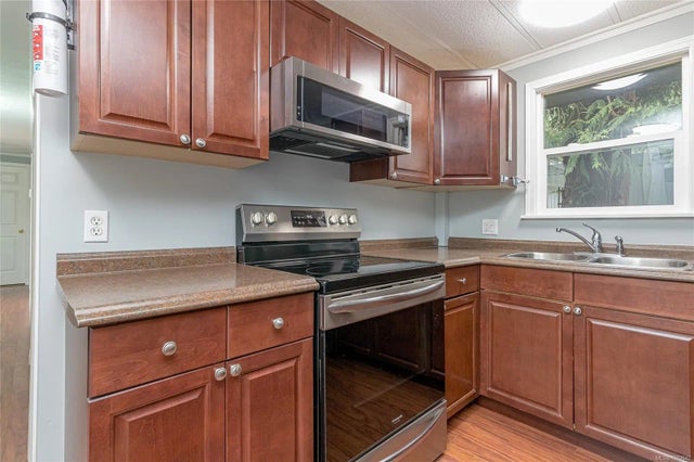 5 of 31 - 6350 Island Hwy W 2, Qualicum Beach, BC