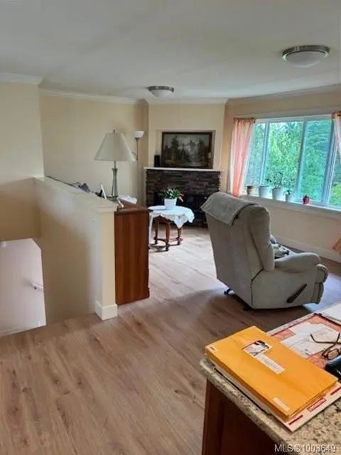 2 of 4 - 1702 Country Rd, Qualicum Beach, BC