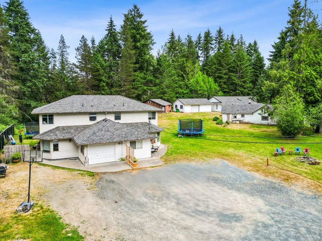 1 of 81 - 1533 Braddock Rd, Errington, BC