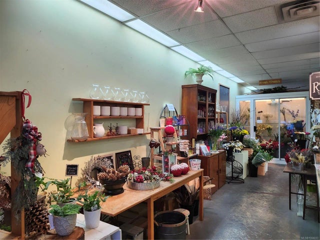 3 of 13 - 102 Island Hwy E 2, Parksville, BC