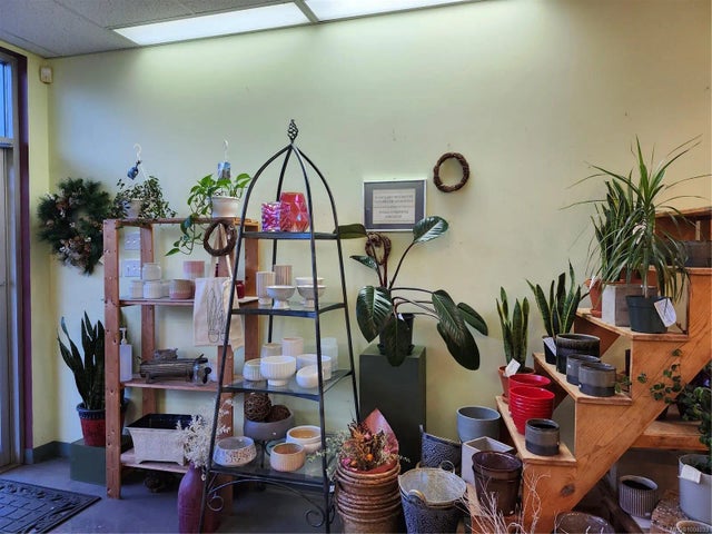 4 of 13 - 102 Island Hwy E 2, Parksville, BC