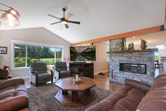 4 of 81 - 2332 Endall Rd, Black Creek, BC