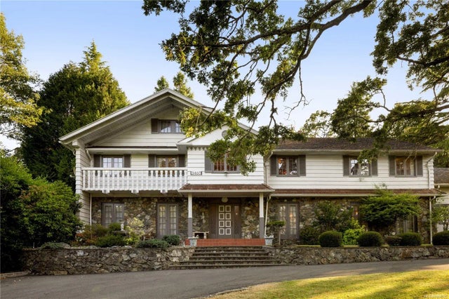 4 of 54 - 3460 Beach Dr, Oak Bay, BC