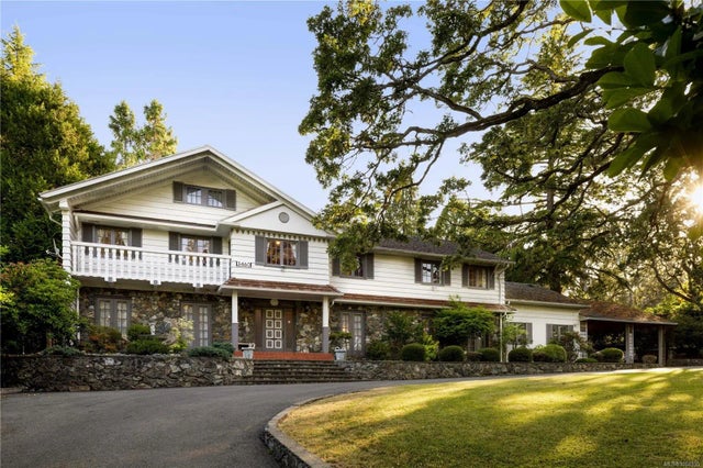 5 of 54 - 3460 Beach Dr, Oak Bay, BC