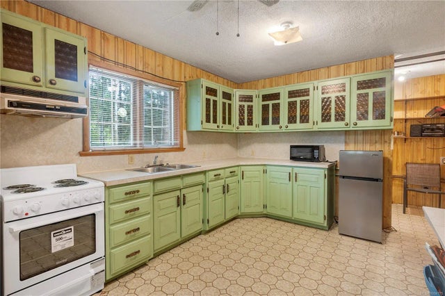 4 of 70 - 413 Cape Mudge Rd, Quadra Island, BC