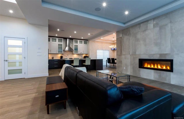 2 of 4 - 101 Lagoon Rd, Colwood, BC