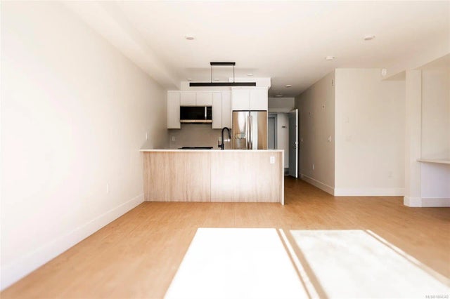 2 of 17 - 45 Haliburton St 301, Nanaimo, BC