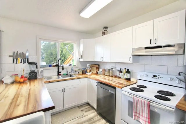 1 of 39 - 33 Yakoun St, See Remarks, BC
