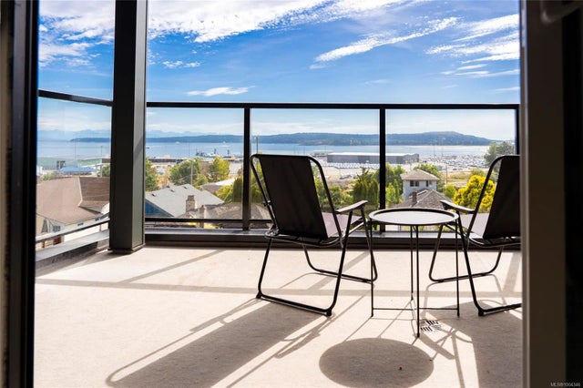 1 of 38 - 45 Haliburton St 304, Nanaimo, BC