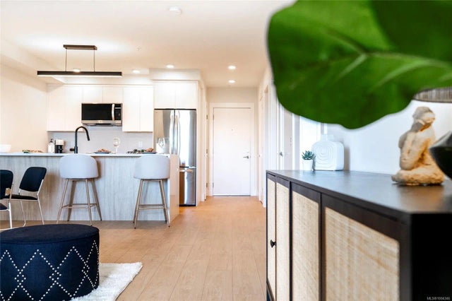 3 of 38 - 45 Haliburton St 304, Nanaimo, BC