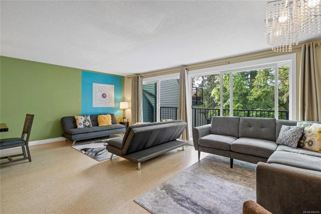 1 of 35 - 111 Wall St 10, Nanaimo, BC