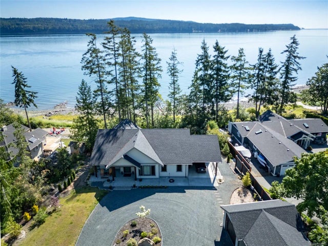 1 of 58 - 176 Baynes Dr, Fanny Bay, BC