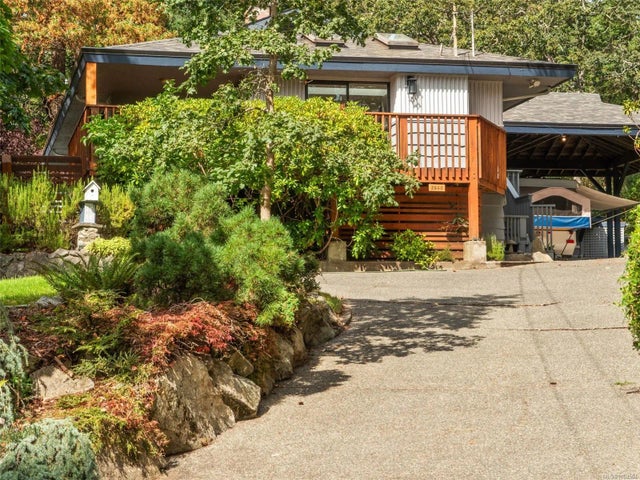 1 of 78 - 2660 Macdonald Dr E, Saanich, BC