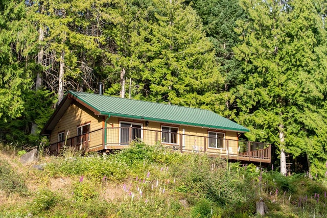 1 of 49 - 5574 Hooson Rd, Pender Island, BC