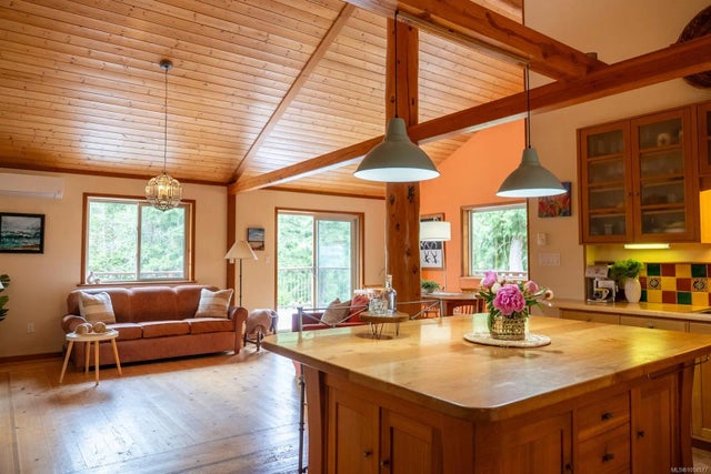 3 of 49 - 5574 Hooson Rd, Pender Island, BC