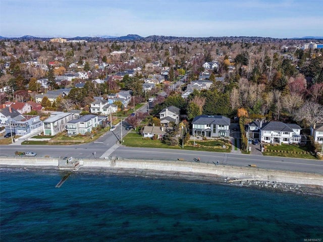 2 of 33 - 406 Beach Dr, Oak Bay, BC