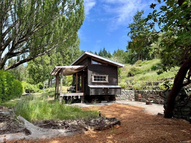 3 of 25 - 482 Smelt Bay Rd, Cortes Island, BC