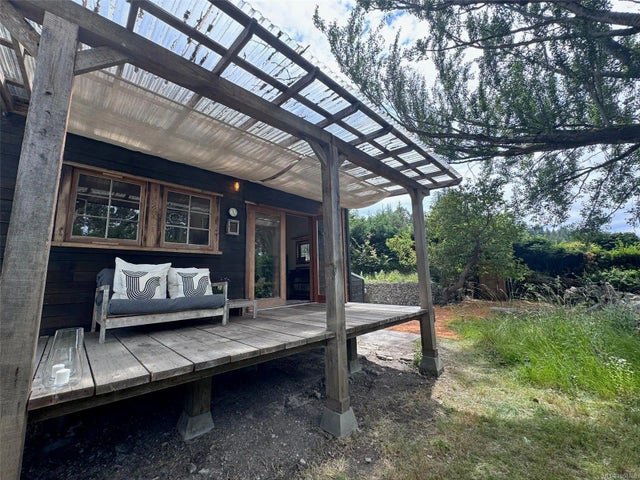 5 of 25 - 482 Smelt Bay Rd, Cortes Island, BC