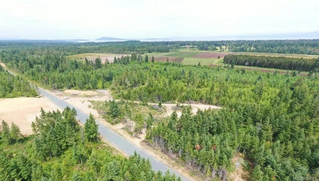 3 of 6 - Lot 8 Flail Rd, Qualicum Beach, BC