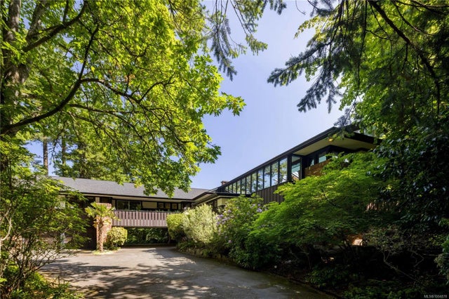 3 of 55 - 1996 Ferndale Rd, Saanich, BC