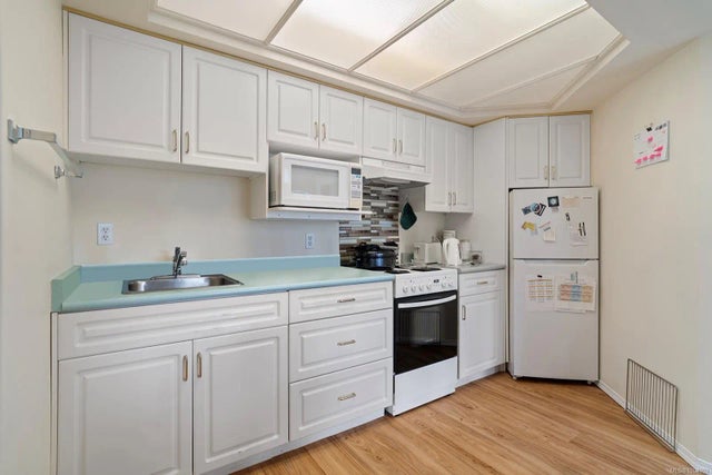 3 of 26 - 264 Mcvickers St 407, Parksville, BC