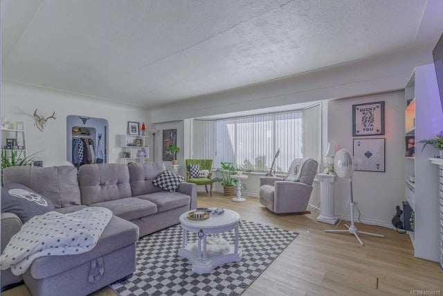 4 of 32 - 1212 Waddington Rd, Nanaimo, BC