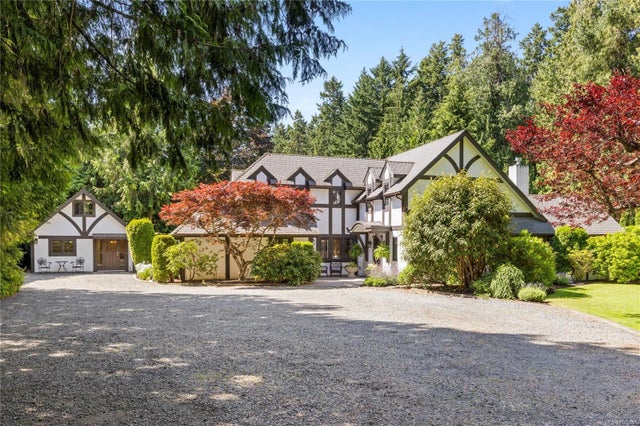 1 of 99 - 2534 Island Hwy W, Qualicum Beach, BC