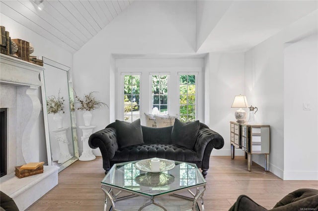 3 of 99 - 2534 Island Hwy W, Qualicum Beach, BC