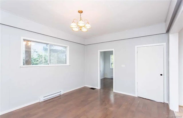 3 of 7 - 674 Farquhar St, Nanaimo, BC