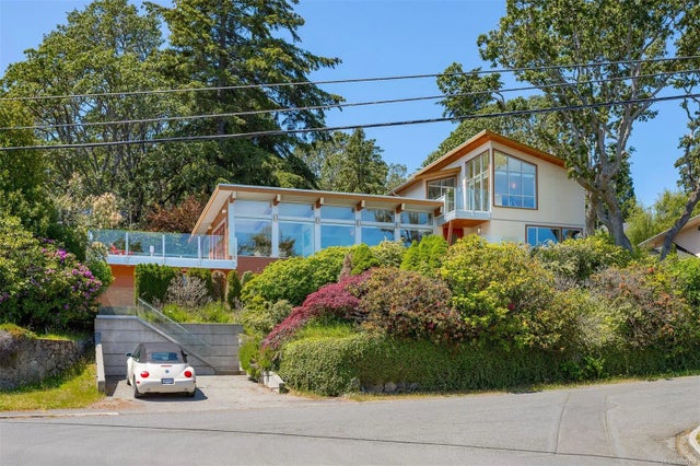 3 of 37 - 2597 Vista Bay Rd, Saanich, BC