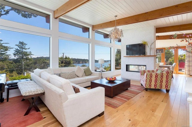 4 of 37 - 2597 Vista Bay Rd, Saanich, BC