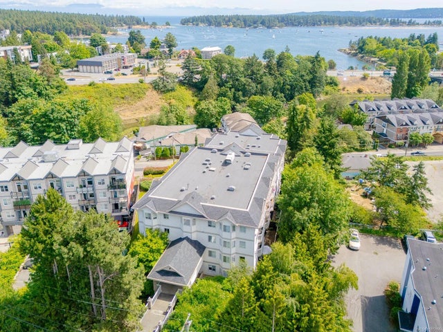 2 of 35 - 24 Prideaux St 301, Nanaimo, BC