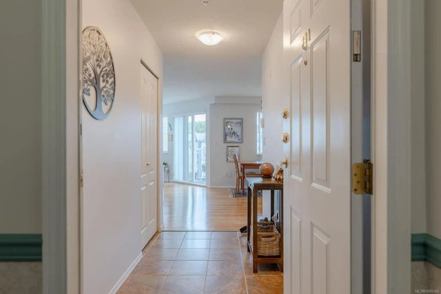 4 of 35 - 24 Prideaux St 301, Nanaimo, BC