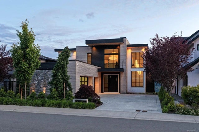 1 of 52 - 1424 Pinehurst Pl, Langford, BC