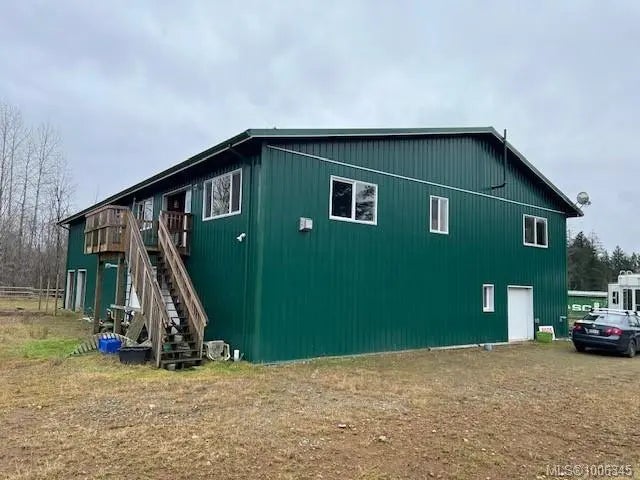 3 of 6 - 7318 Island Hwy N, Merville, BC