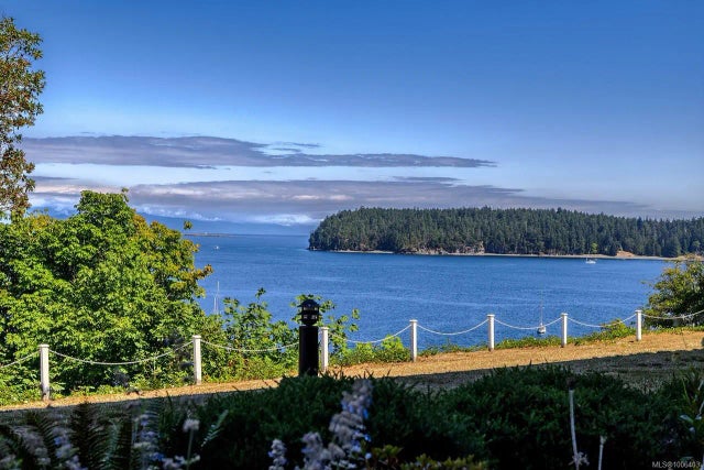 1 of 38 - 2560 Departure Bay Rd 104, Nanaimo, BC