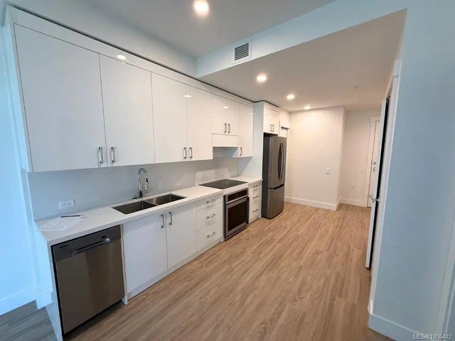3 of 13 - 6320 Sentinal Dr 402, Nanaimo, BC