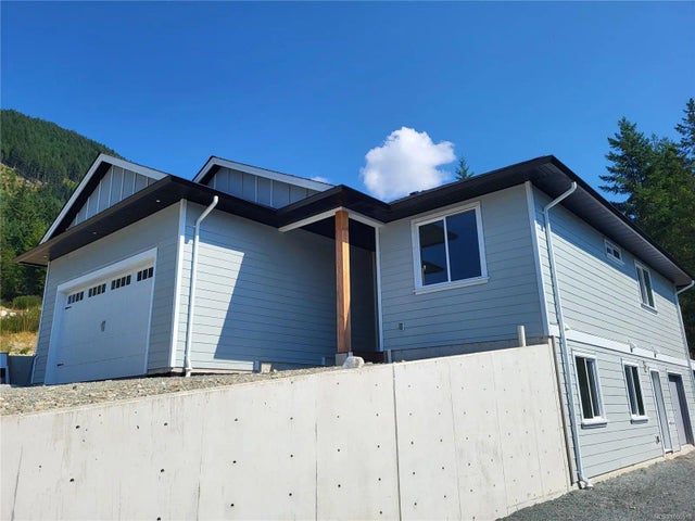 3 of 15 - 549 Mountain View Dr, Lake Cowichan, BC