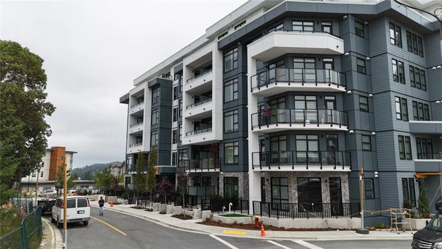 1 of 17 - 6320 Sentinal Dr 411, Nanaimo, BC